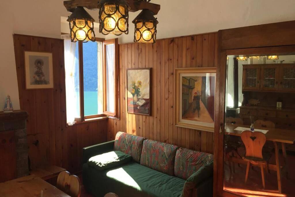 Nel Set Di Piccolo Mondo Antico Villa Viola Valsolda Exterior foto