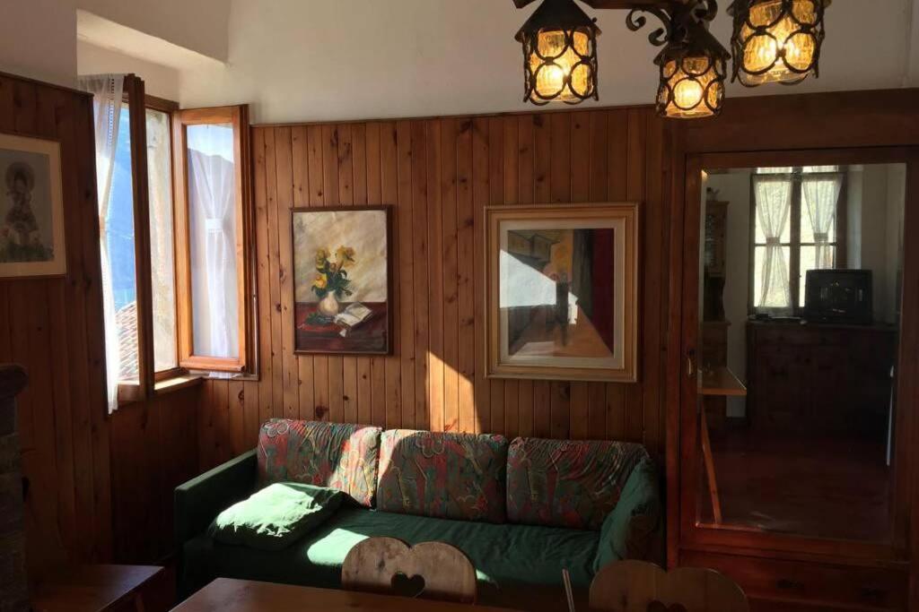 Nel Set Di Piccolo Mondo Antico Villa Viola Valsolda Exterior foto