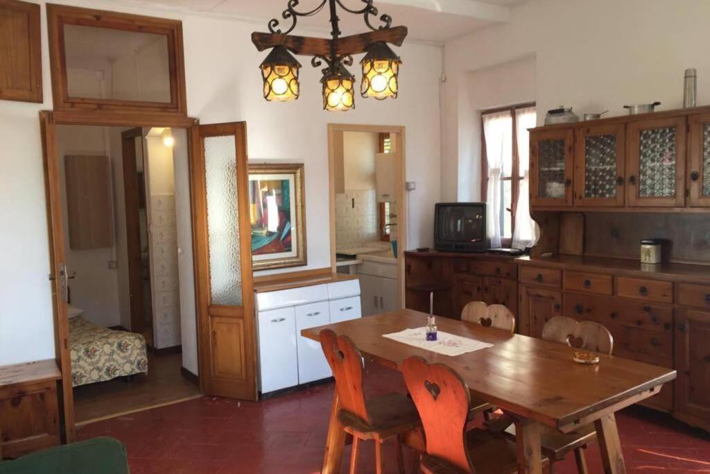 Nel Set Di Piccolo Mondo Antico Villa Viola Valsolda Exterior foto