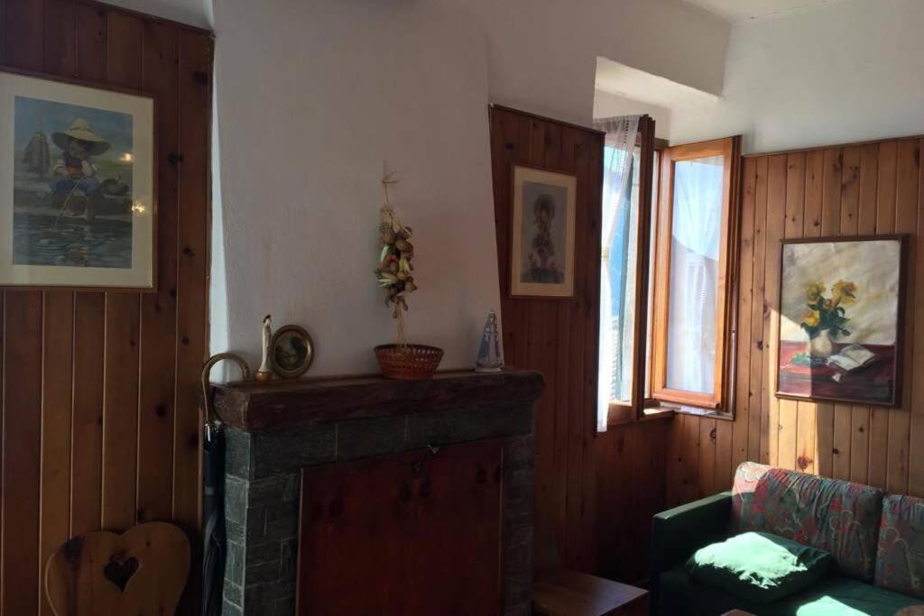Nel Set Di Piccolo Mondo Antico Villa Viola Valsolda Exterior foto