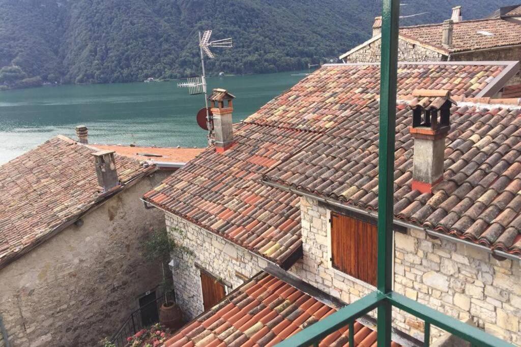 Nel Set Di Piccolo Mondo Antico Villa Viola Valsolda Exterior foto