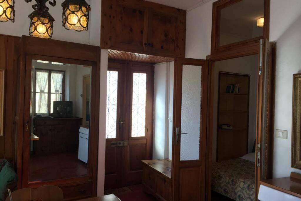Nel Set Di Piccolo Mondo Antico Villa Viola Valsolda Exterior foto