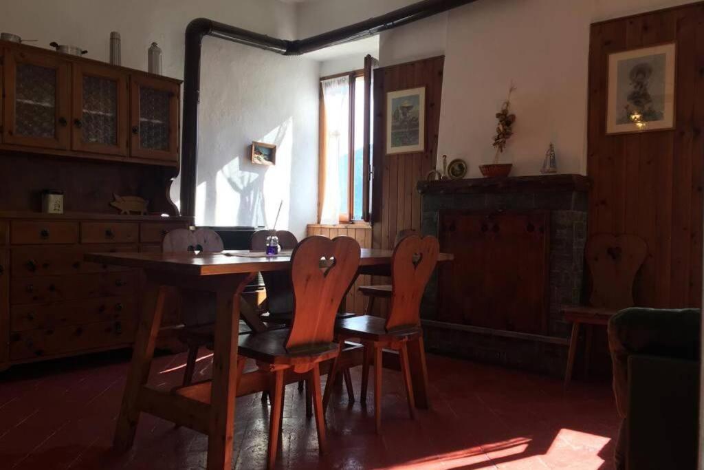 Nel Set Di Piccolo Mondo Antico Villa Viola Valsolda Exterior foto