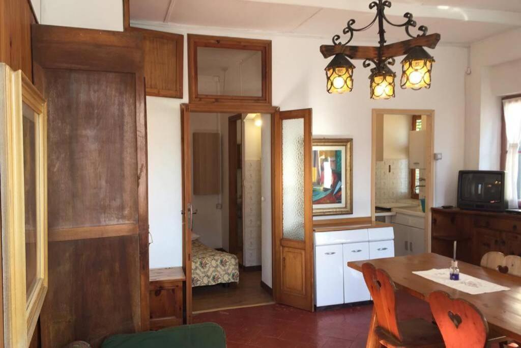 Nel Set Di Piccolo Mondo Antico Villa Viola Valsolda Exterior foto