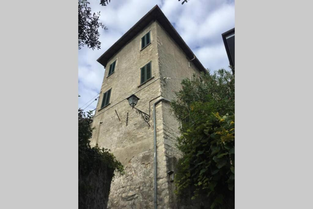 Nel Set Di Piccolo Mondo Antico Villa Viola Valsolda Exterior foto