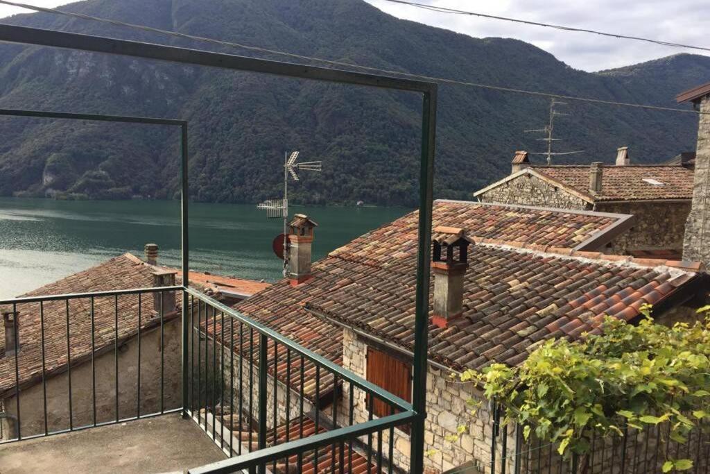Nel Set Di Piccolo Mondo Antico Villa Viola Valsolda Exterior foto
